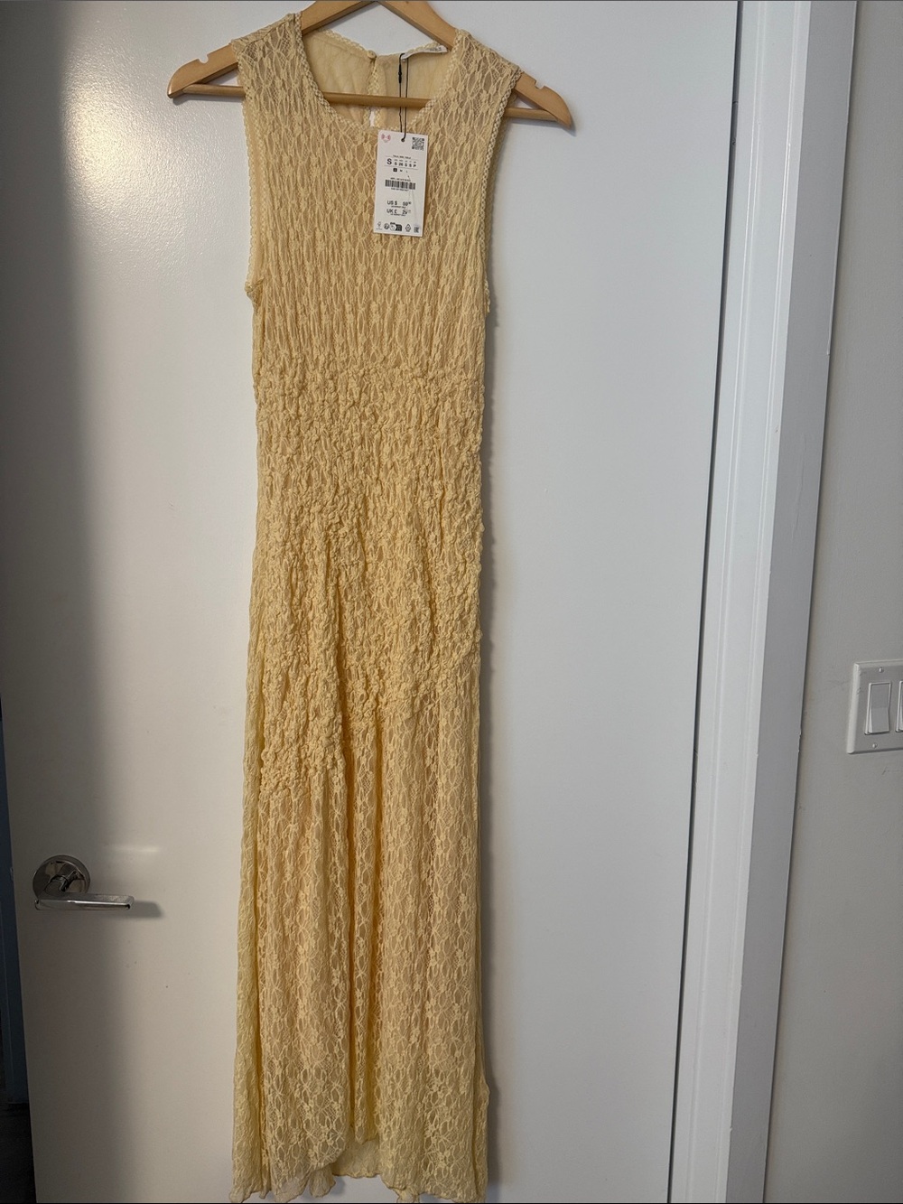 Zara Sleeveless Lace Maxi Dress - Pale Yellow